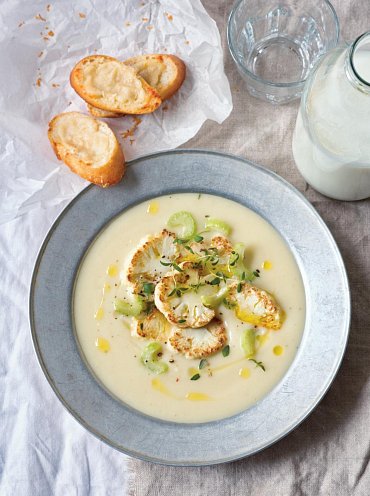 Náhled Slunečná kuchařka. 70 tradičních pokrmů z hospody na statku Slunečná