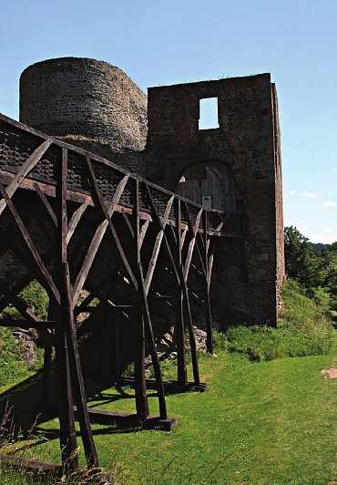 Náhled Tajemství zřícenin v Čechách a na Moravě (kniha obsahuje dvě volné vstupenky na hrad Okoř)