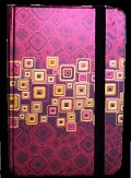 Zápisník s gumičkou 95x140 mm červenozlaté čtverce
