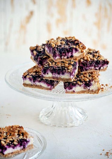 Náhled Jíme zdravě a pečeme s láskou – 90 sladkých a slaných dobrot, které si zamilujete