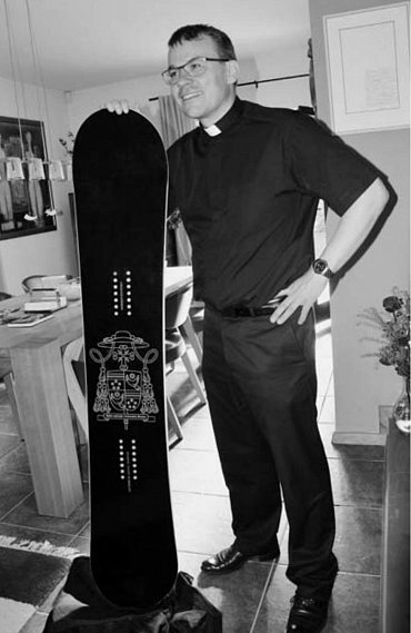 Náhled Biskup na snowboardu